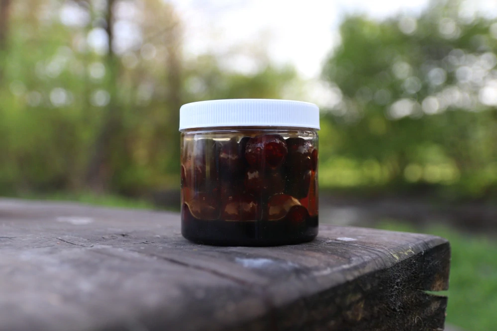 Dipované Boilies Dudi Bait Mister Red Super Hot 100g Rozpustné (Solubile)